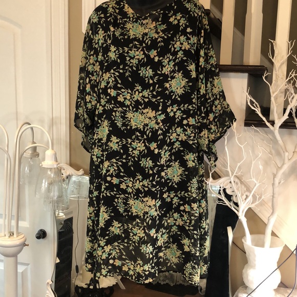 LA Hearts Kimono in Black and Green Floral - Picture 8 of 9